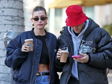 Hailey y Justin Bieber. Hailey y Justin Bieber.