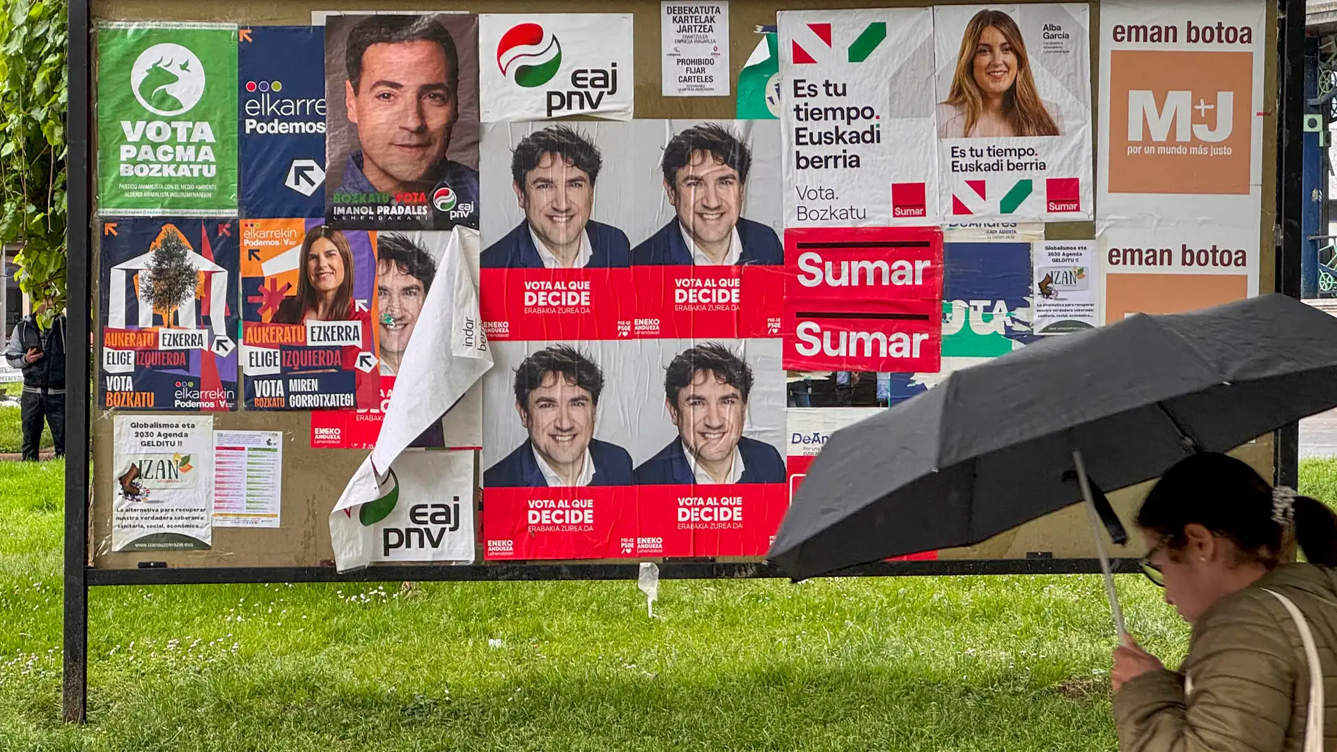 Cartel con los candidatos Cartel con los candidatos