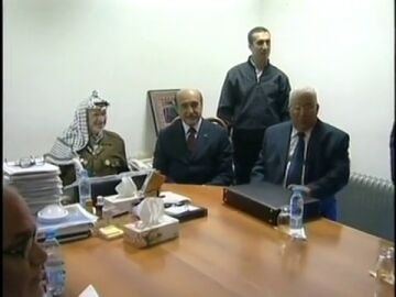 Arafat y Abu Mazen acuerdan nuevo Gobierno de la Autoridad Nacional Palestina