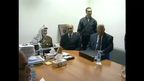 Arafat y Abu Mazen acuerdan nuevo Gobierno de la Autoridad Nacional Palestina Efemérides de hoy 23 de abril de 2024: Arafat y Abu Mazen acuerdan nuevo Gobierno de la Autoridad Nacional Palestina