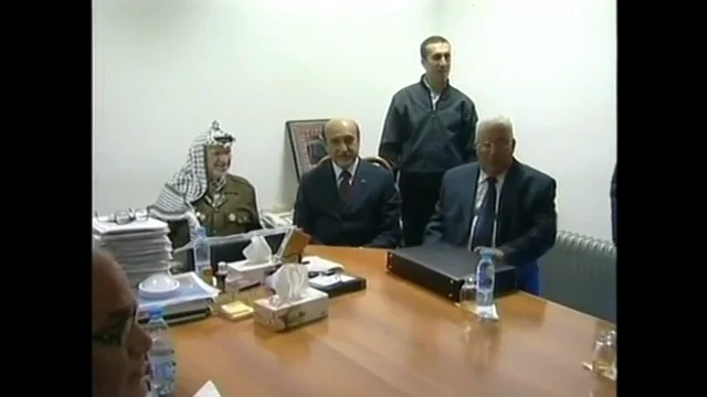 Arafat y Abu Mazen acuerdan nuevo Gobierno de la Autoridad Nacional Palestina Efemérides de hoy 23 de abril de 2024: Arafat y Abu Mazen acuerdan nuevo Gobierno de la Autoridad Nacional Palestina