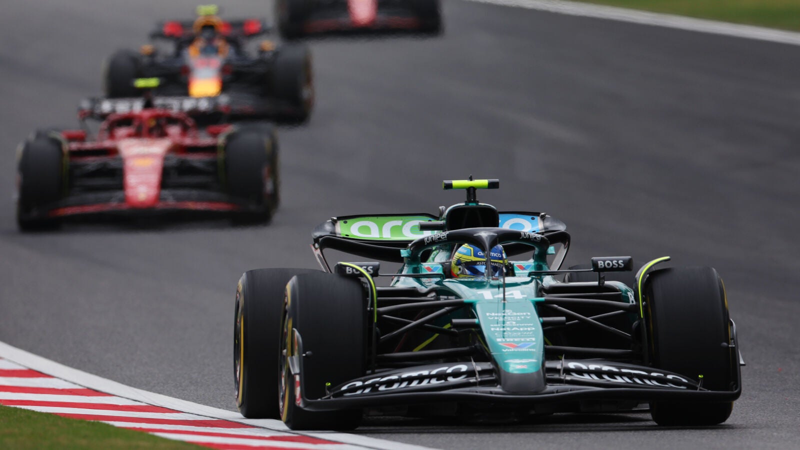 Así fue la batalla entre Alonso y Sainz que terminó con Fernando sancionado: 