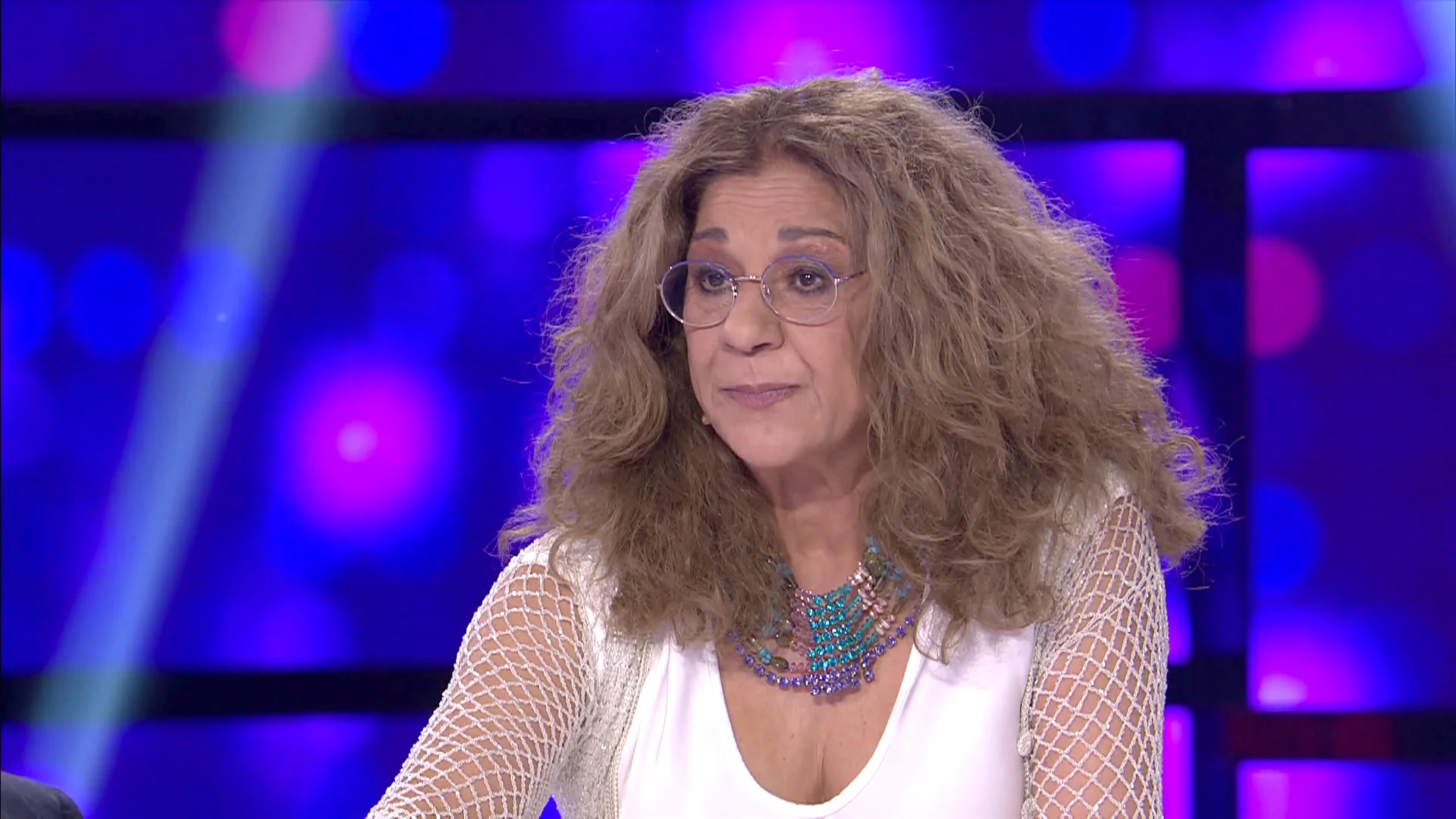 Lolita estalla ante las m&uacute;ltiples interrupciones del jurado