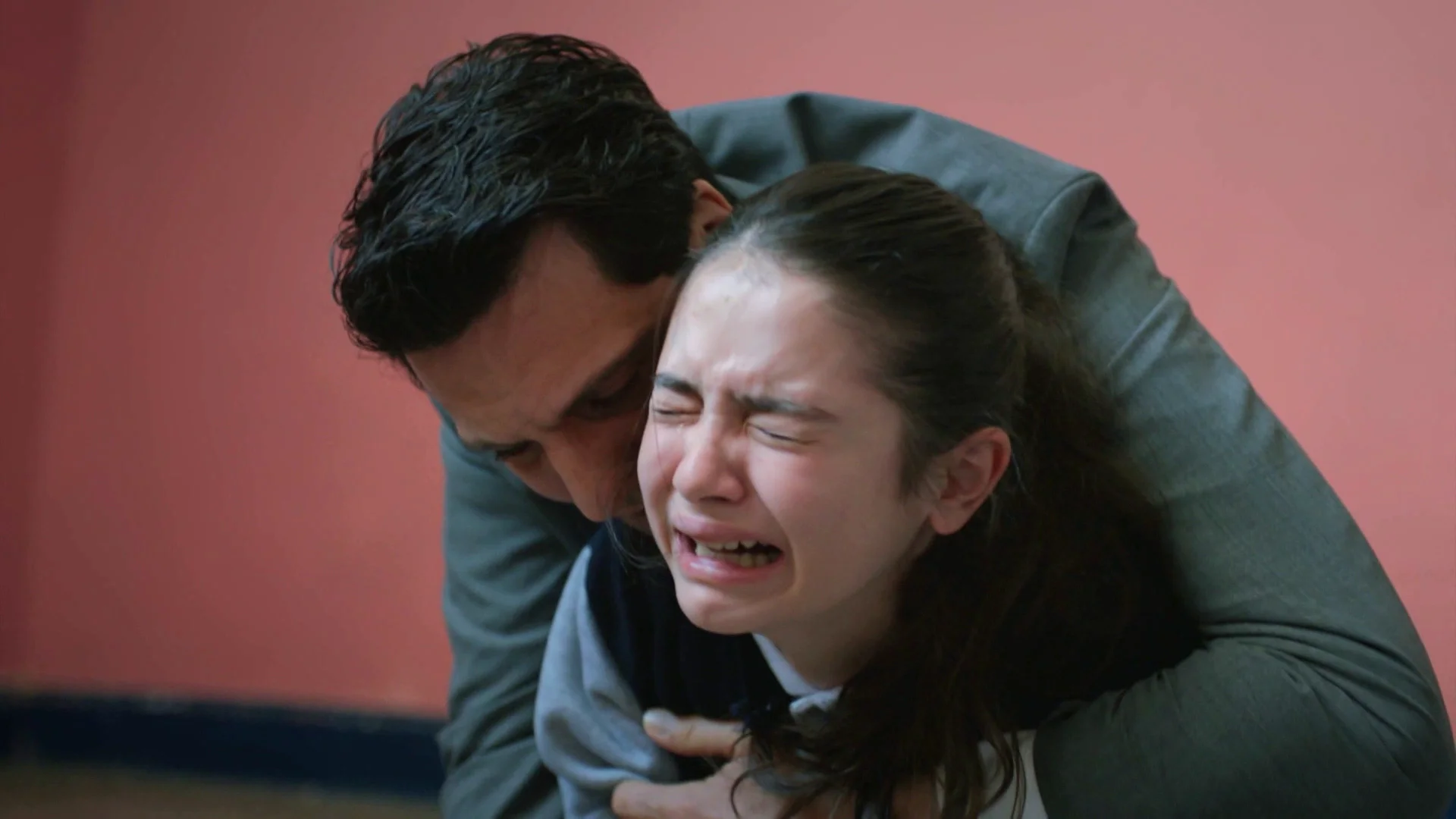 Defne y su familia, desconsolados tras escuchar la peor de las noticias Defne y su familia, desconsolados tras escuchar la peor de las noticias