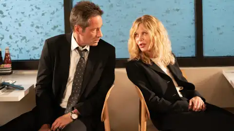 Meg Ryan y David Duchovny en Lo que queda después Meg Ryan y David Duchovny en Lo que queda después