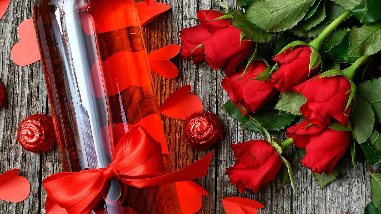 Demuestra tu amor en Sant Jordi con manualidades para todos los bolsillos: rosas y marcapáginas para libros