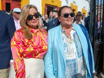 Inmaculada Casal y María del Monte, en la Maestranza de Sevilla Inmaculada Casal y María del Monte, en la Maestranza de Sevilla