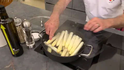 Introduce los espárragos Introduce los espárragos