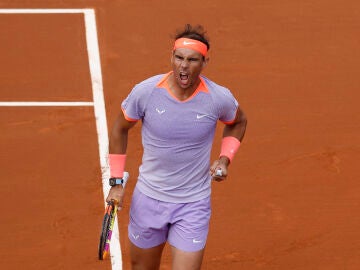 Rafa Nadal celebra un punto ante De Miñaur en el Conde de Godó