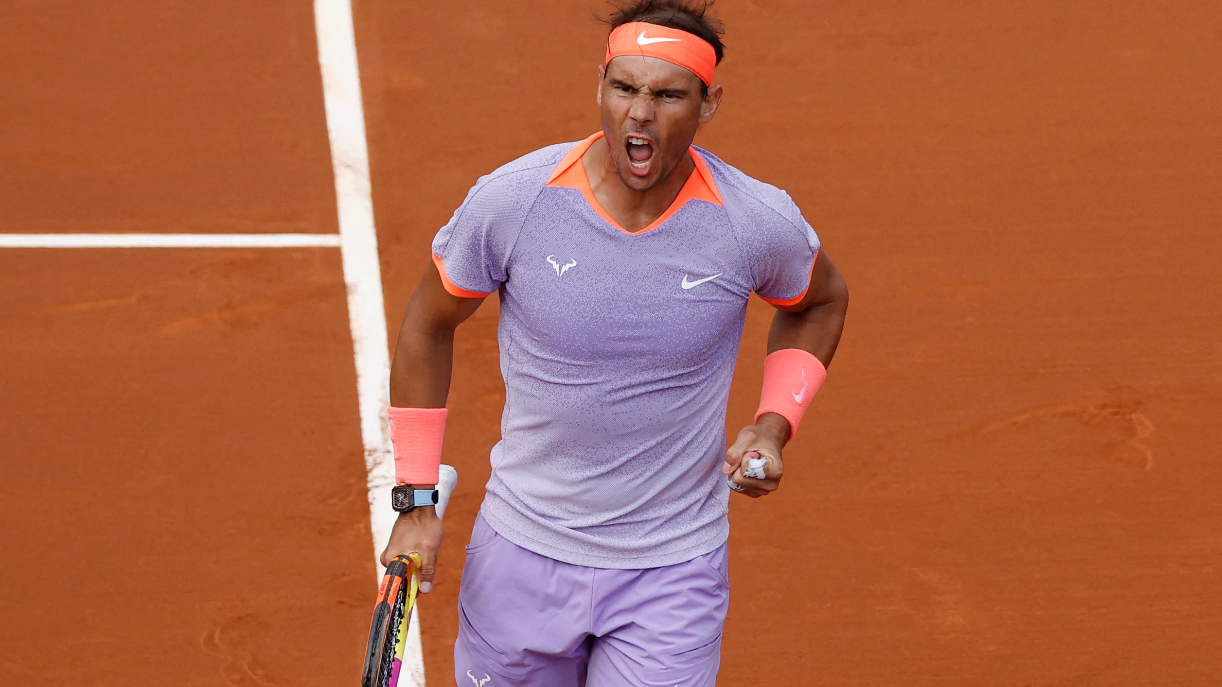Rafa Nadal celebra un punto ante De Mi&ntilde;aur en el Conde de God&oacute;