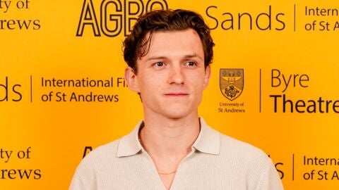Tom Holland muestra la herida que lleva en la frente tras jugar al golf