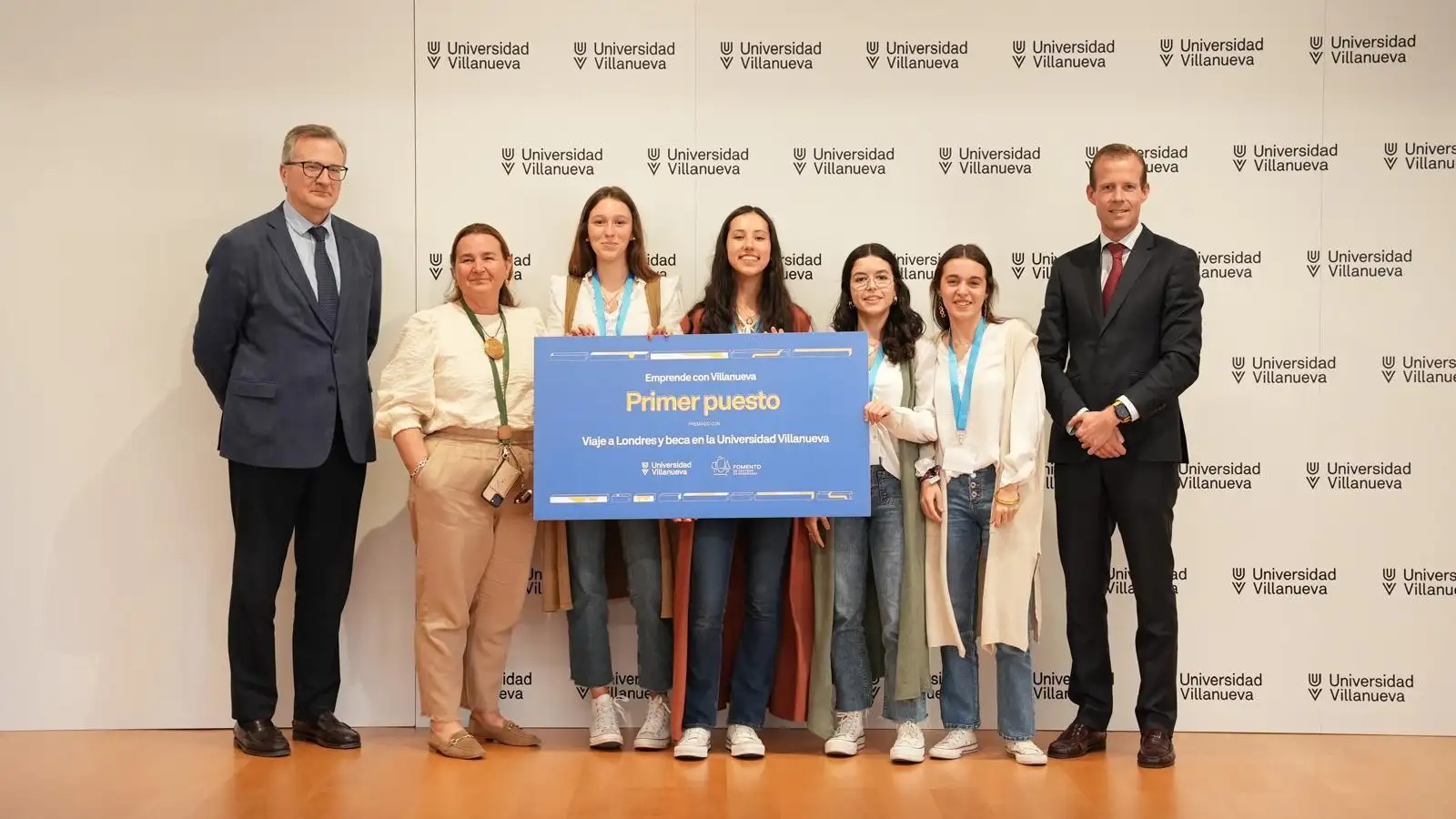 Cuatro alumnas de Vigo obtienen el primer puesto en u proyecto de la Universidad de Villanueva