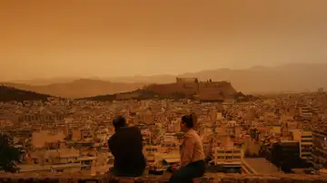 Atenas durante un episodio de calima
