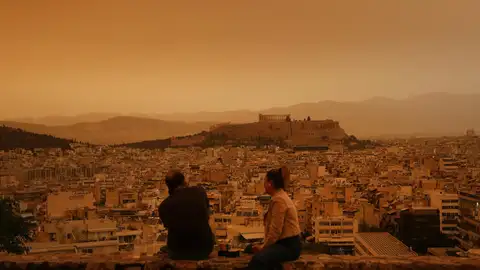 Atenas durante un episodio de calima Atenas durante un episodio de calima