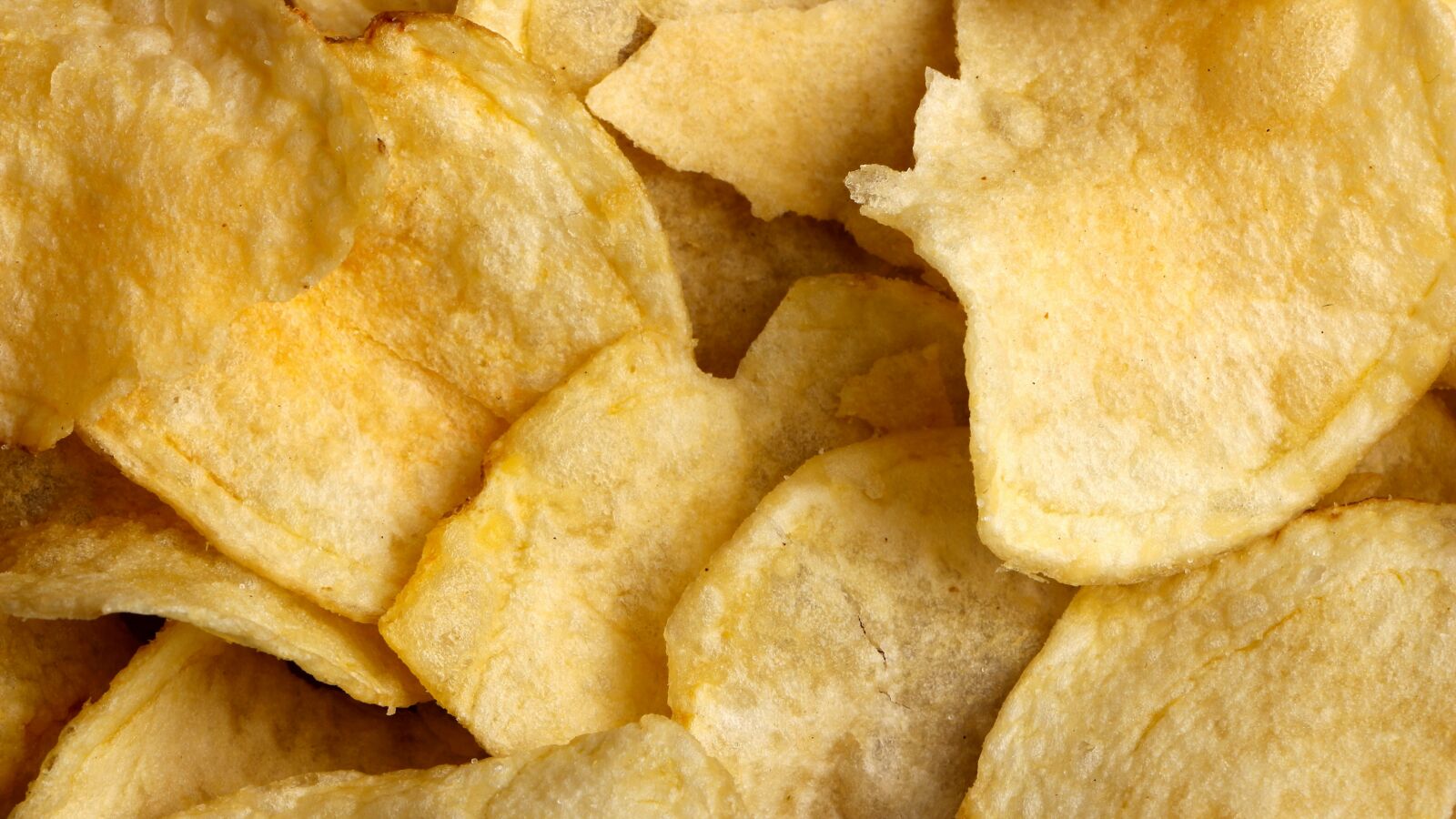 ¿Por qué las patatas fritas de bolsa enganchan tanto? 