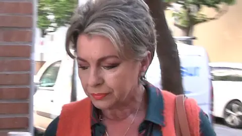 María José, la madre de Antonio Tejado, por las calles de Sevilla María José, la madre de Antonio Tejado, por las calles de Sevilla