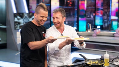 ¡Masterclass en directo! Dabiz Muñoz enseña a Pablo Motos a preparar la tortilla de chistorra perfecta