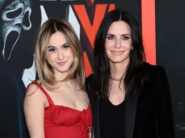 Courteney Cox y su hija Coco en la premiere de Scream VI Courteney Cox y su hija Coco en la premiere de Scream VI