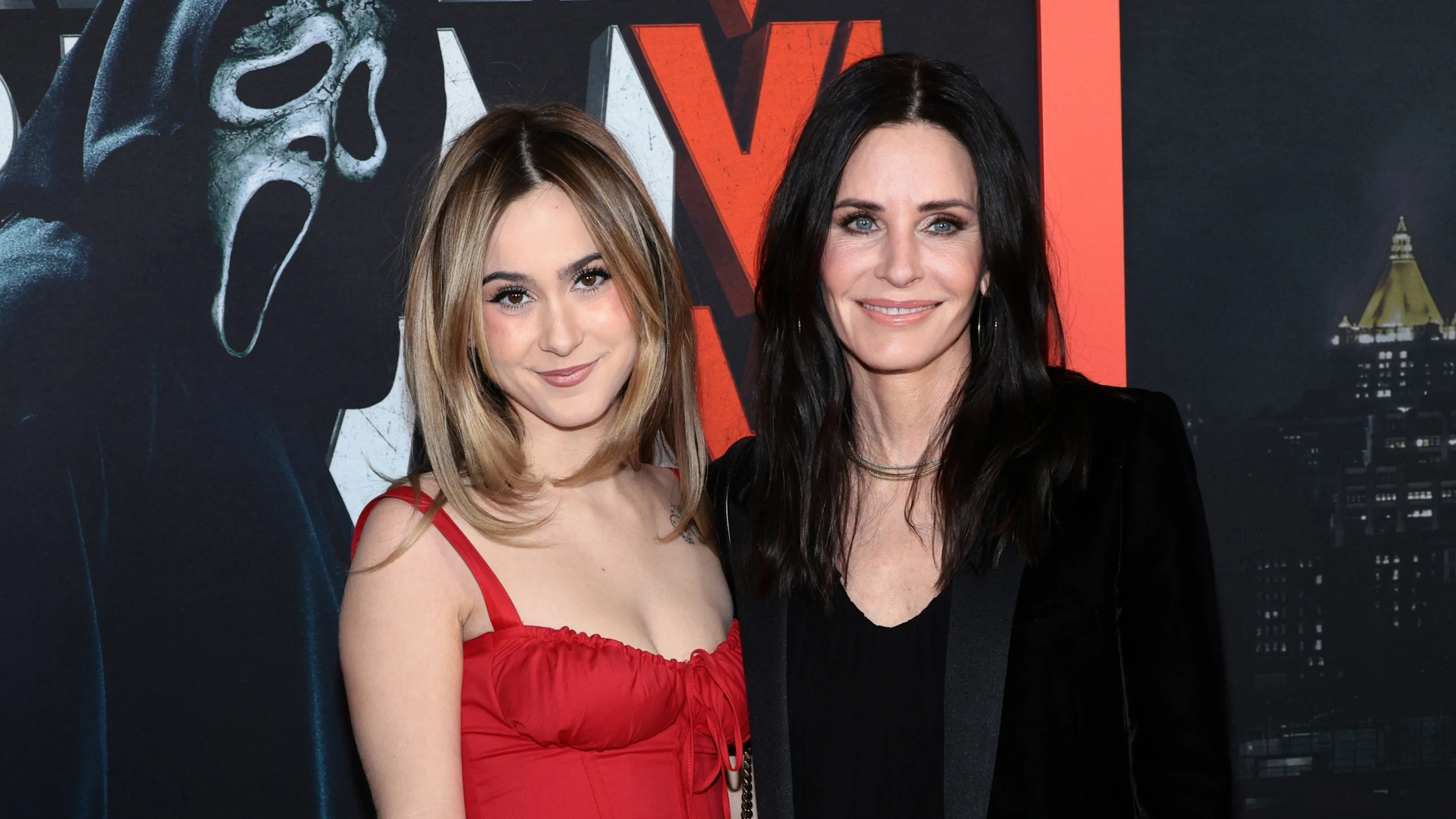 Courteney Cox y su hija Coco en la premiere de Scream VI
