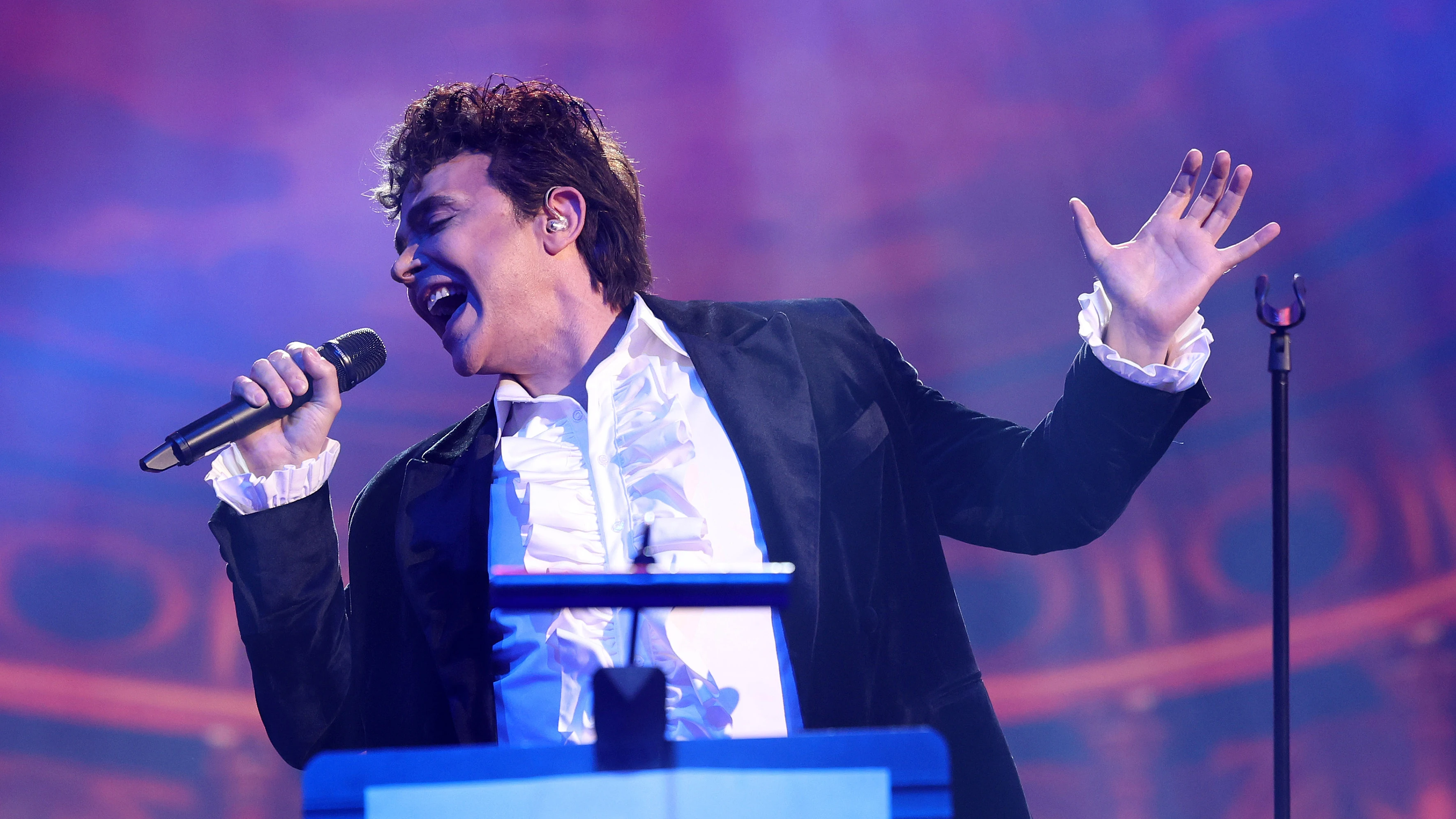 Supreme de Luxe hace un Mika legendario con esta versión sobrecogedora de ‘Relax, take it easy’ Supreme de Luxe hace un Mika legendario con esta versión sobrecogedora de ‘Relax, take it easy’
