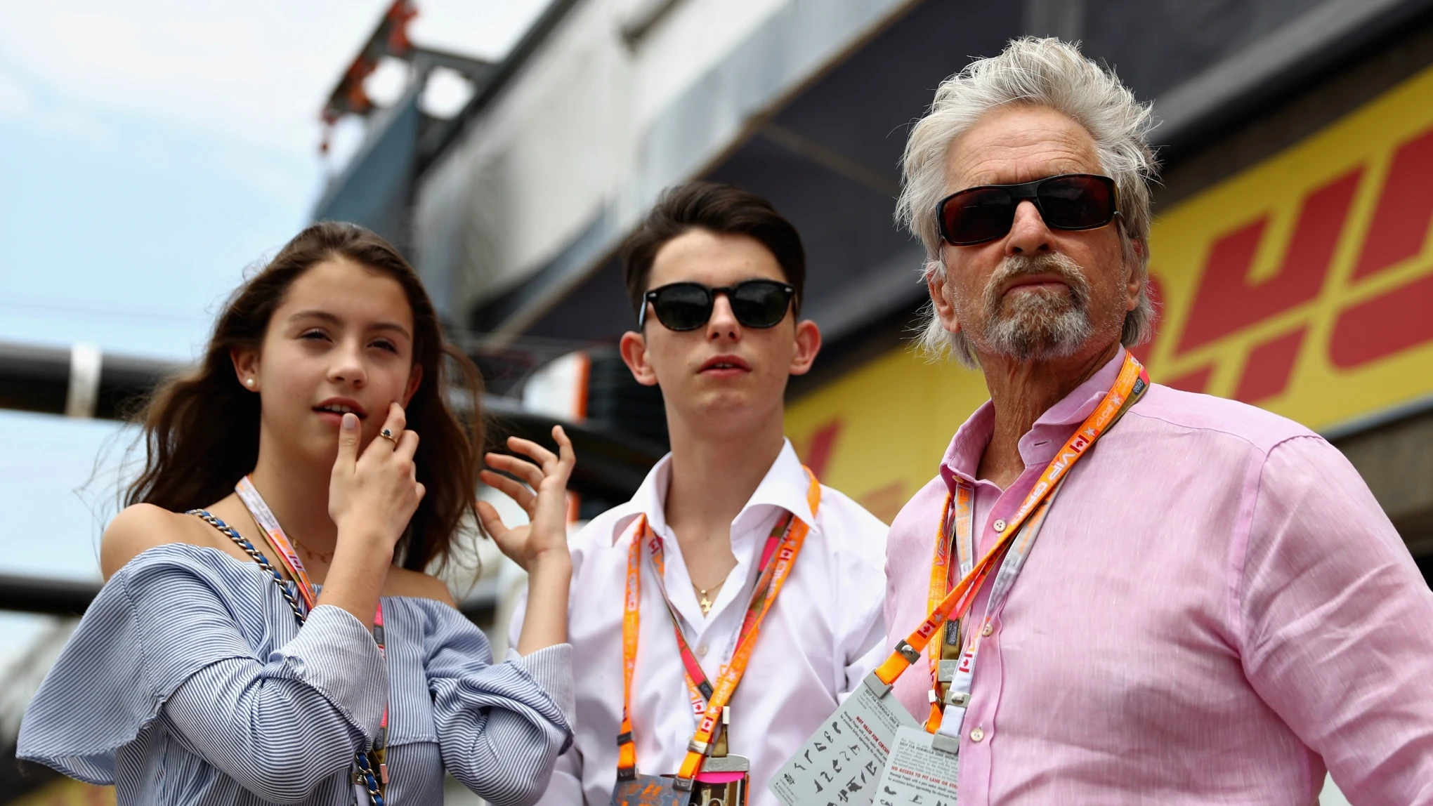 Michael Douglas con sus hijos Dylan y Carys en el Circuito de Gilles Villeneuve en Canadá Michael Douglas con sus hijos Dylan y Carys en el Circuito de Gilles Villeneuve en Canadá