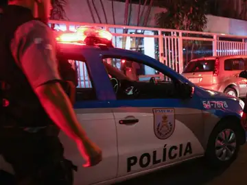 Imagen de archivo de un coche de policía en Brasil Imagen de archivo de un coche de policía en Brasil