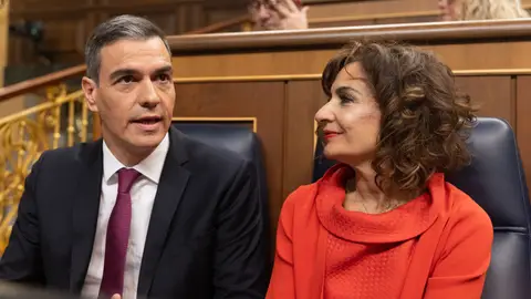 Pedro Sánchez y María Jesús Montero