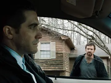 Hugh Jackman y Jake Gyllenhaal en Prisioneros Hugh Jackman y Jake Gyllenhaal en Prisioneros