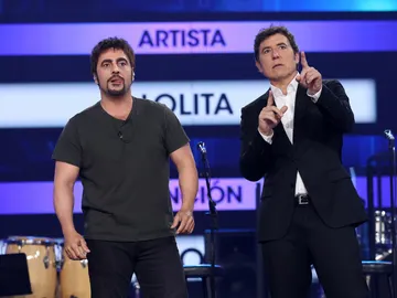 La mezcla ¿imposible?: David Bustamante canta ‘Cuando tu vas’ de Chenoa… ¡estilo Lolita! La mezcla ¿imposible?: David Bustamante canta ‘Cuando tu vas’ de Chenoa… ¡estilo Lolita!
