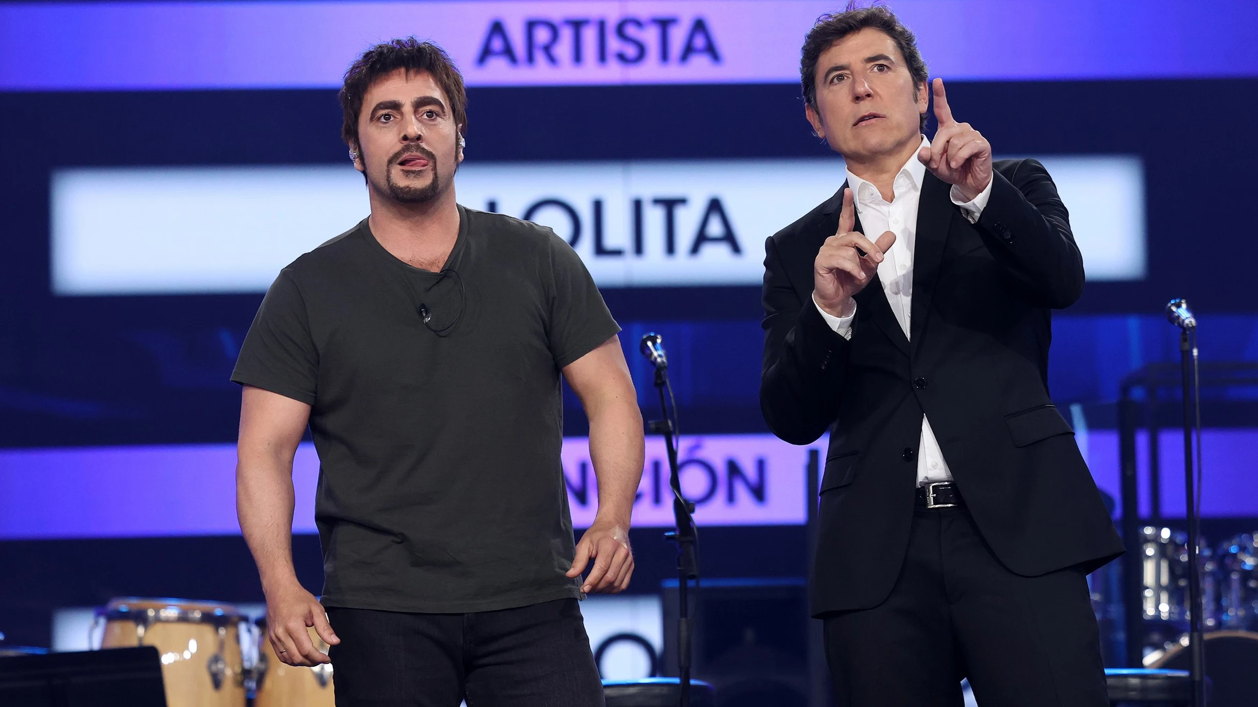 La mezcla ¿imposible?: David Bustamante canta ‘Cuando tu vas’ de Chenoa… ¡estilo Lolita! La mezcla ¿imposible?: David Bustamante canta ‘Cuando tu vas’ de Chenoa… ¡estilo Lolita!