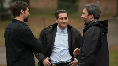 Hugh Jackman, Jake Gyllenhaal y Denis Villeneuve en el rodaje de Prisioneros Hugh Jackman, Jake Gyllenhaal y Denis Villeneuve en el rodaje de Prisioneros