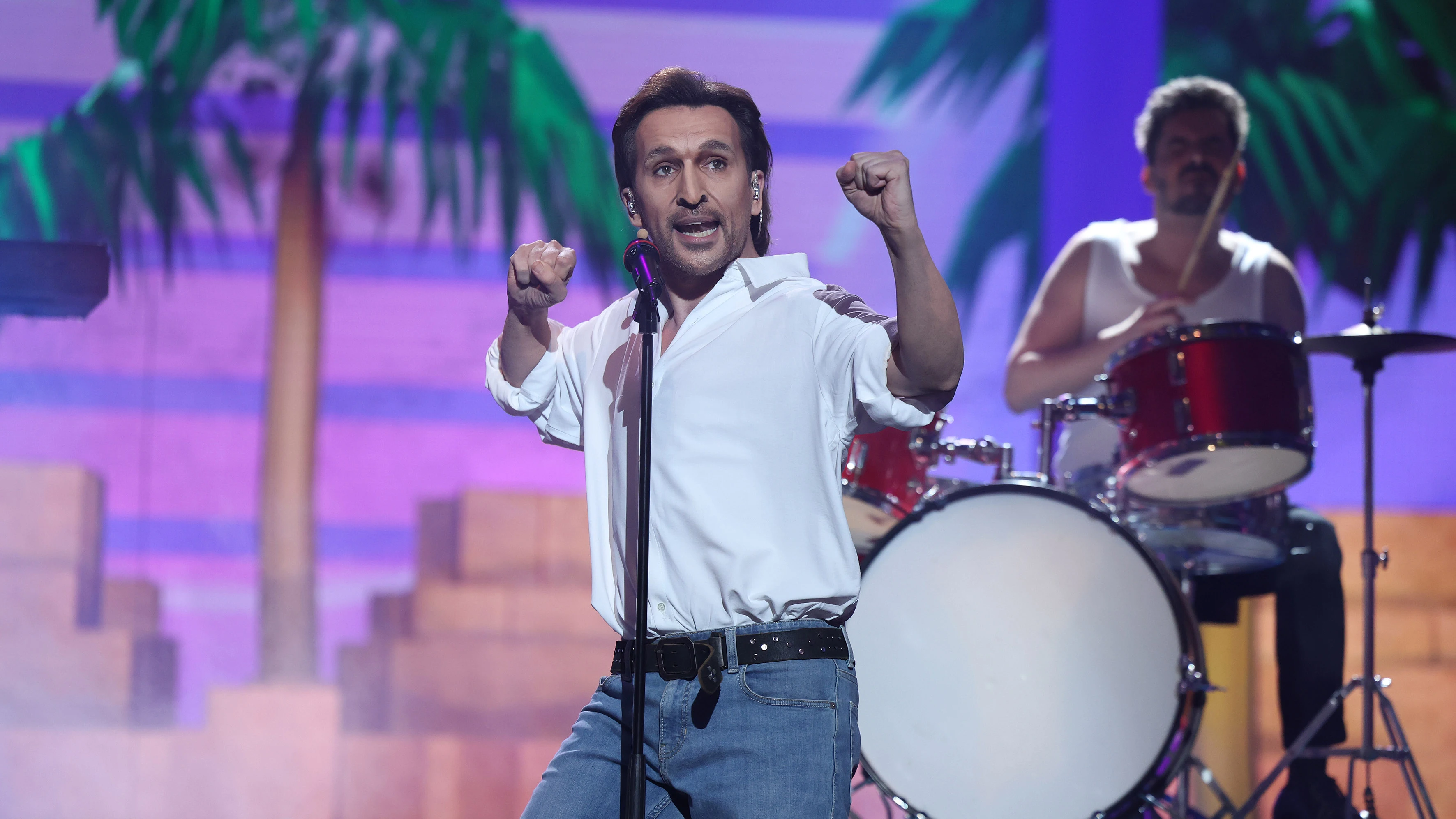 Miguel Lago seduce como Miguel Bosé advirtiendo de que ‘Los chicos no lloran’ Miguel Lago seduce como Miguel Bosé advirtiendo de que ‘Los chicos no lloran’