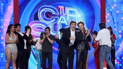¿Qué secretos esconde? Los concursantes nos muestran todo en este tour inédito del plató de Tu cara me suena Los concursantes de Tu cara me suena 11