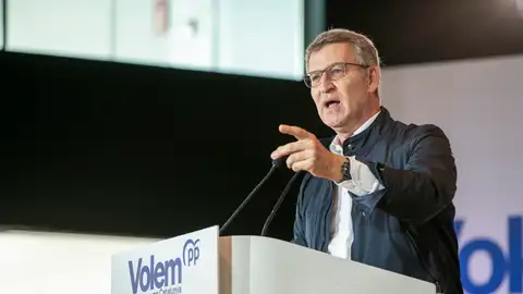 Alberto Núñez Feijóo en Lleida durante la campaña de las elecciones en Cataluña