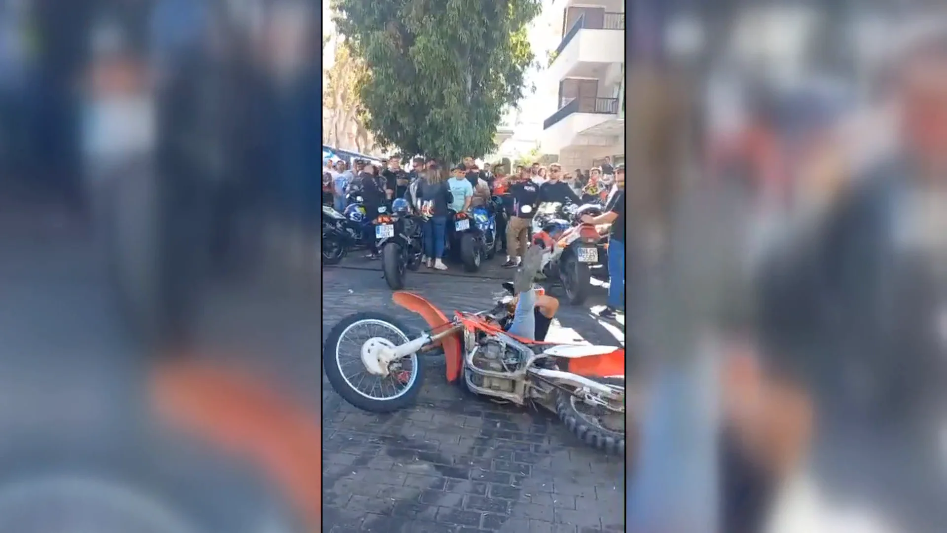 Accidente con un guardia civil en la UCI en Cádiz Accidente con un guardia civil en la UCI en Cádiz