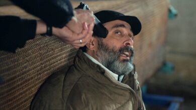 Ilgaz dispara a Kadir en venganza por la muerte de su padre, pero... ¡todo era un sueño! 