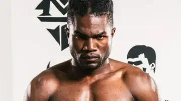El boxeador Ardi Ndembo en una imagen subida a redes sociales por el presidente de la WBC