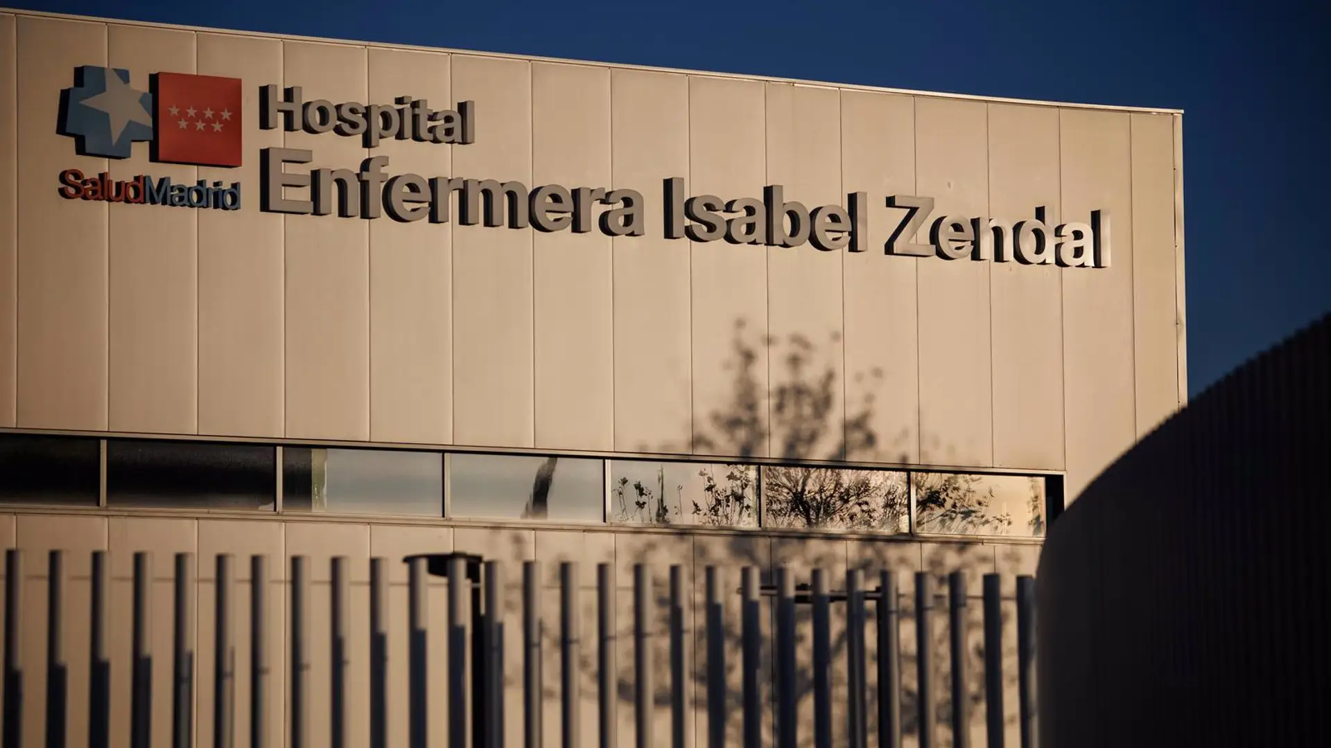 Abre sus puertas el Centro Especializado de Atención Diurna para la ELA en el Zendal con sus primeros pacientes Abre sus puertas el Centro Especializado de Atención Diurna para la ELA en el Zendal con sus primeros pacientes