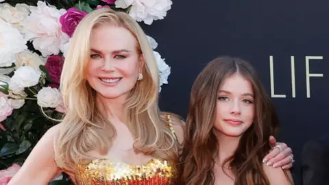 Nicole Kidman con su hija Feith Margaret Nicole Kidman con su hija Feith Margaret