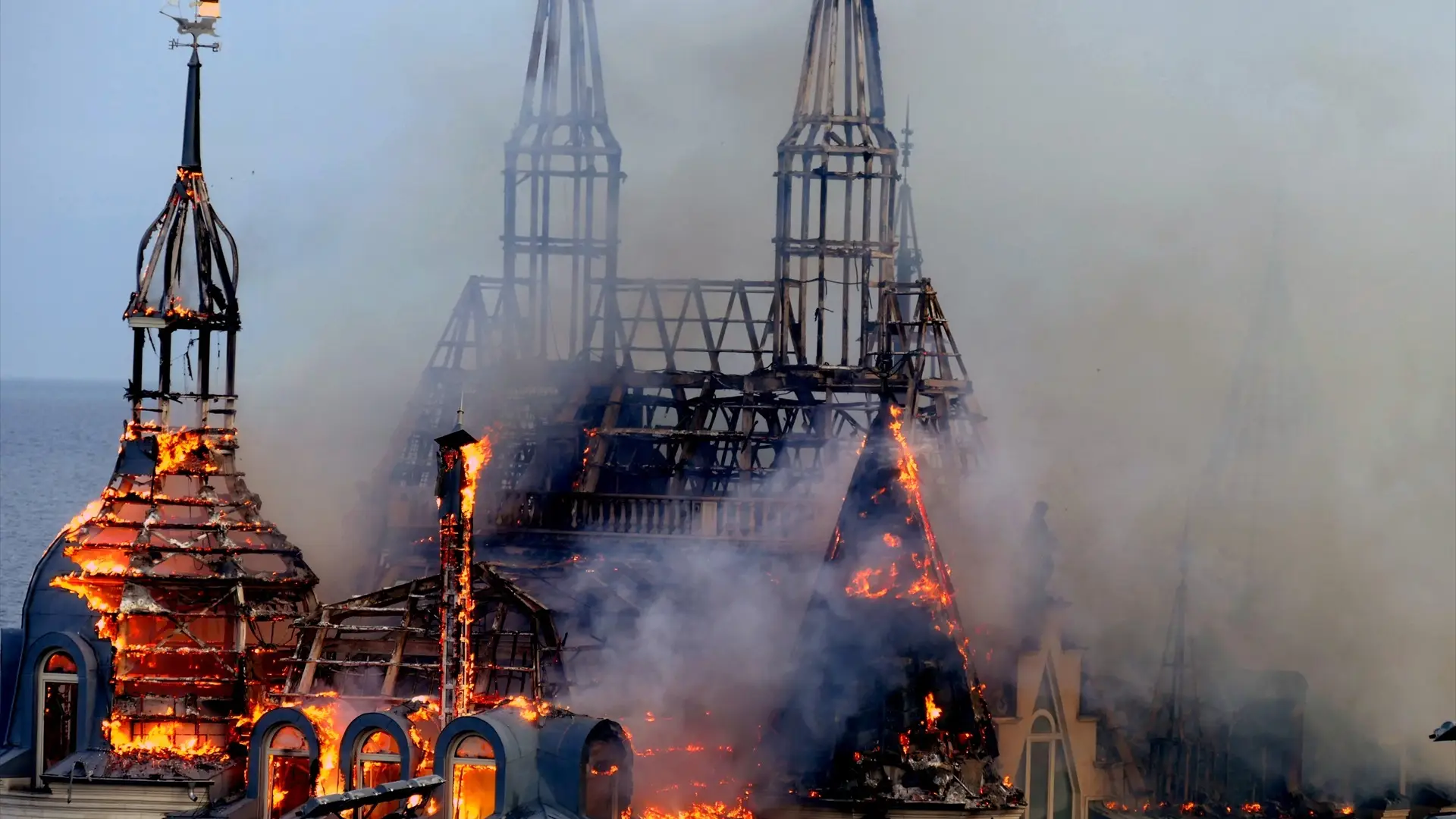 El 'castillo de Harry Potter' incendiado