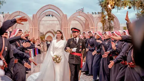 Rajwa Al Hussein en su boda con el príncipe heredero de Jordania Rajwa Al Hussein en su boda con el príncipe heredero de Jordania