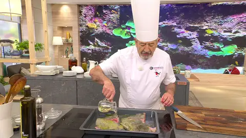 Riégalos con otro poco de aceite y el txakoli Riégalos con otro poco de aceite y el txakoli