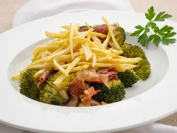 Brócoli con champiñones y patatas, de Arguiñano: &quot;La receta que levanta el ánimo y ayuda al crecimiento del pelo&quot;