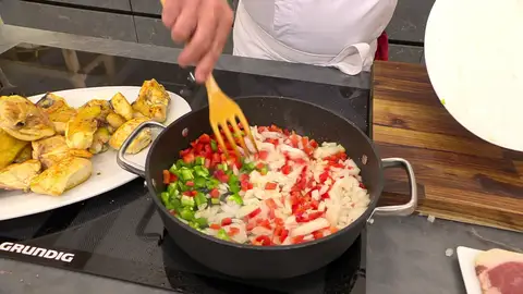 Sazona y rehoga las hortalizas Sazona y rehoga las hortalizas