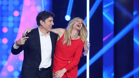 Manel Fuentes salva a... ¿Yolanda Díaz?: la estrepitosa caída de Conchita Manel Fuentes salva a... ¿Yolanda Díaz?: la estrepitosa caída de Conchita