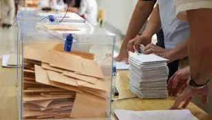 Mesa electoral, imagen de archivo