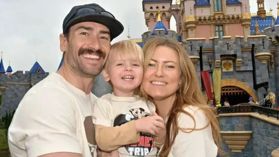Bodhi y sus padres, Karl y Cristy Bodhi y sus padres, Karl y Cristy