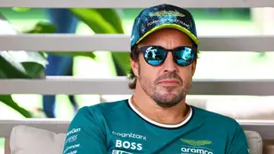 Fernando Alonso atiende a la prensa en el GP de Miami de Fórmula 1