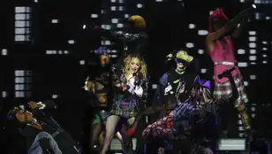 Madonna en su concierto gratuito en Copacabana en Río de Janeiro (Brasil)