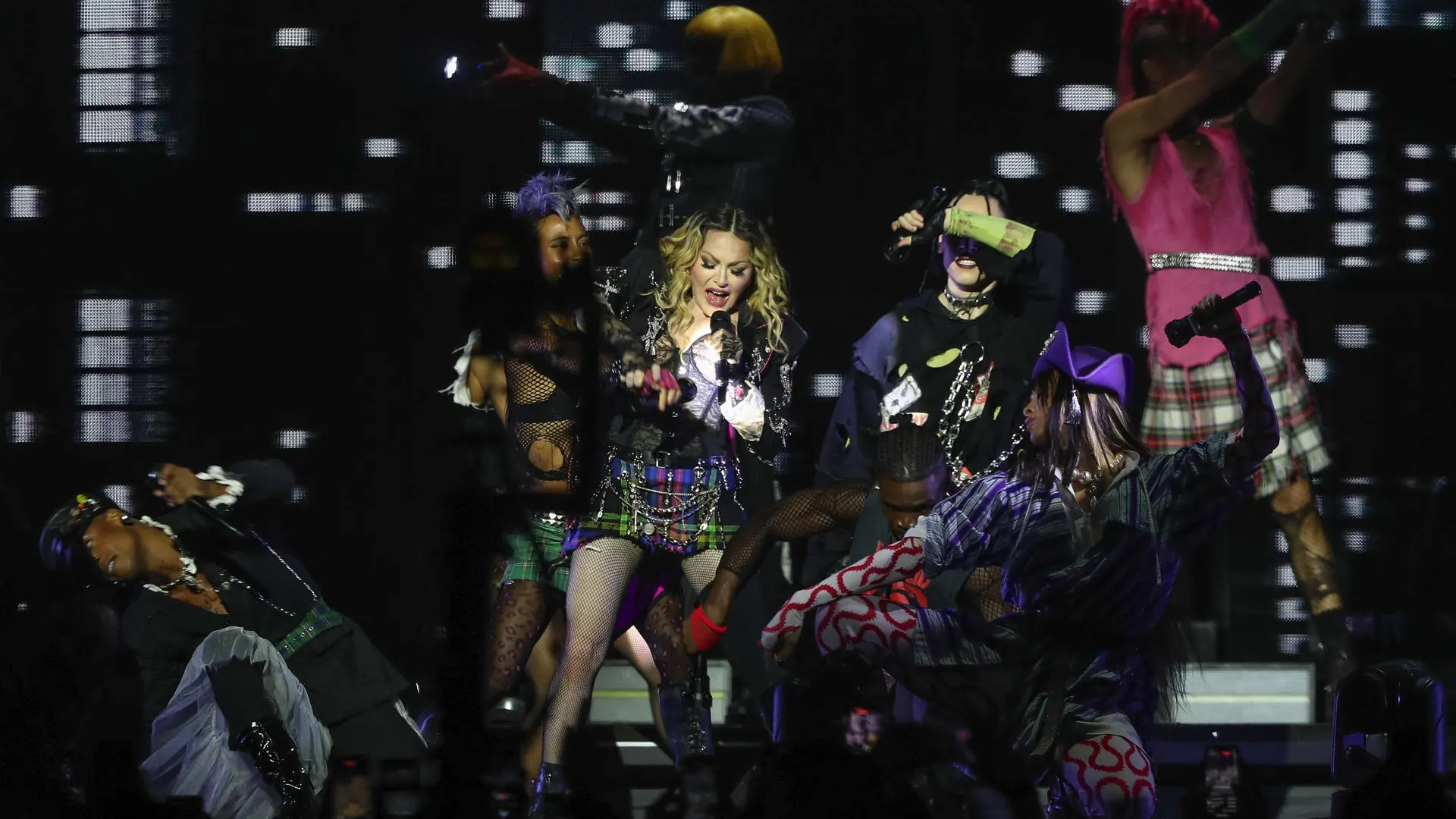 Madonna en su concierto gratuito en Copacabana en Río de Janeiro (Brasil) Madonna en su concierto gratuito en Copacabana en Río de Janeiro (Brasil)